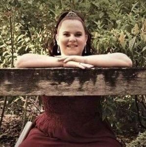 Meet your Posher, Chloe